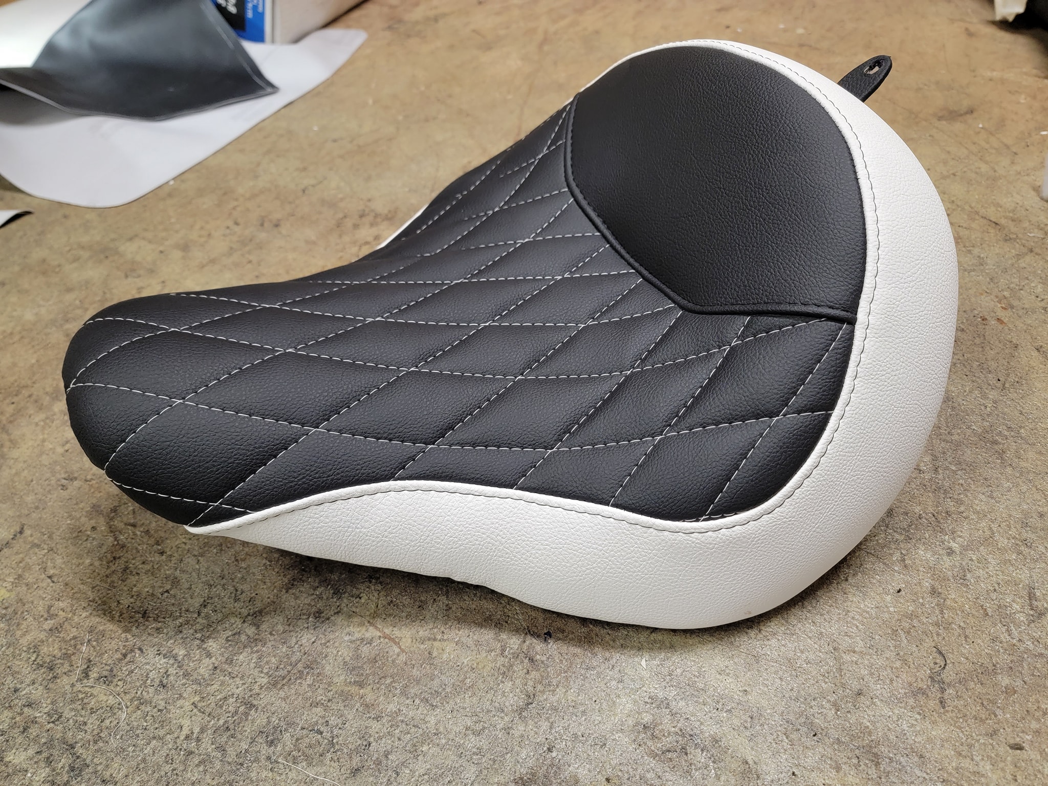 Harley Solo Seat detail