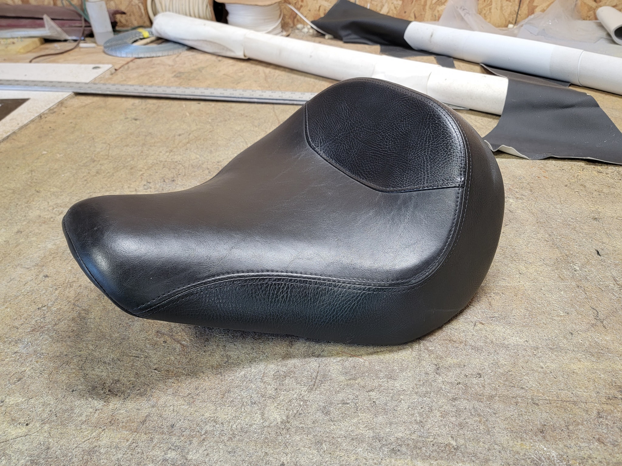 Harley Solo Seat detail