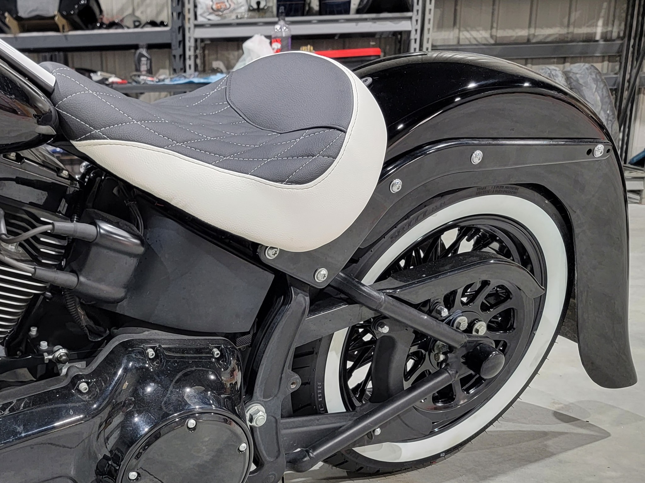 Harley Solo Seat detail